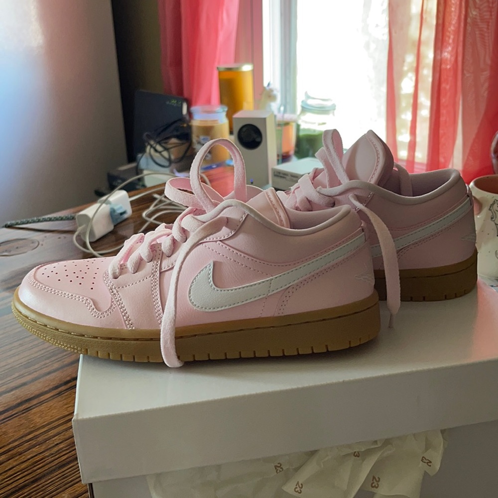 Jordan woman size 6.5